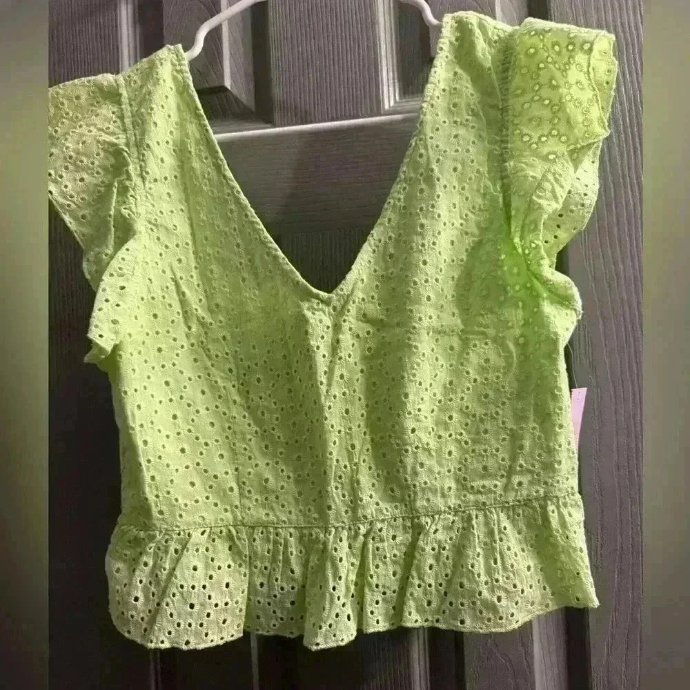Womens Wild Fable crop top with v neck ruffle sleeves color is eager lemon Small